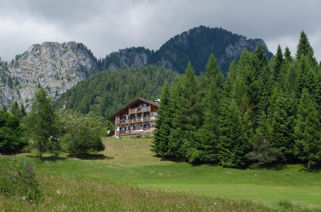 Rifugio Caltena Фиера ди Примиеро Екстериор снимка